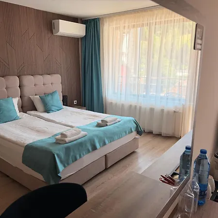 Valemo House فندق ديفين